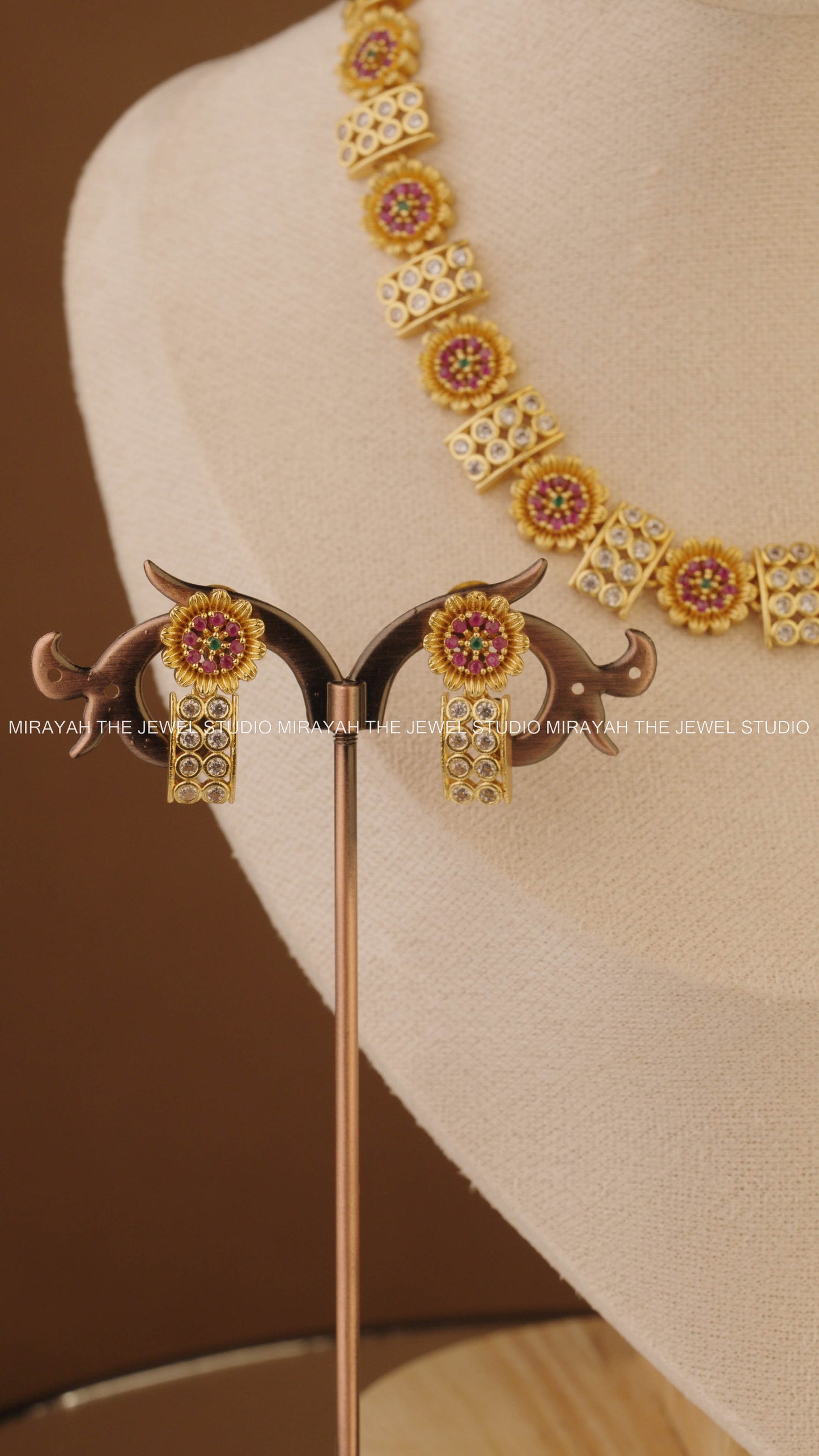 ZAYANA BLOOM AD NECKLACE