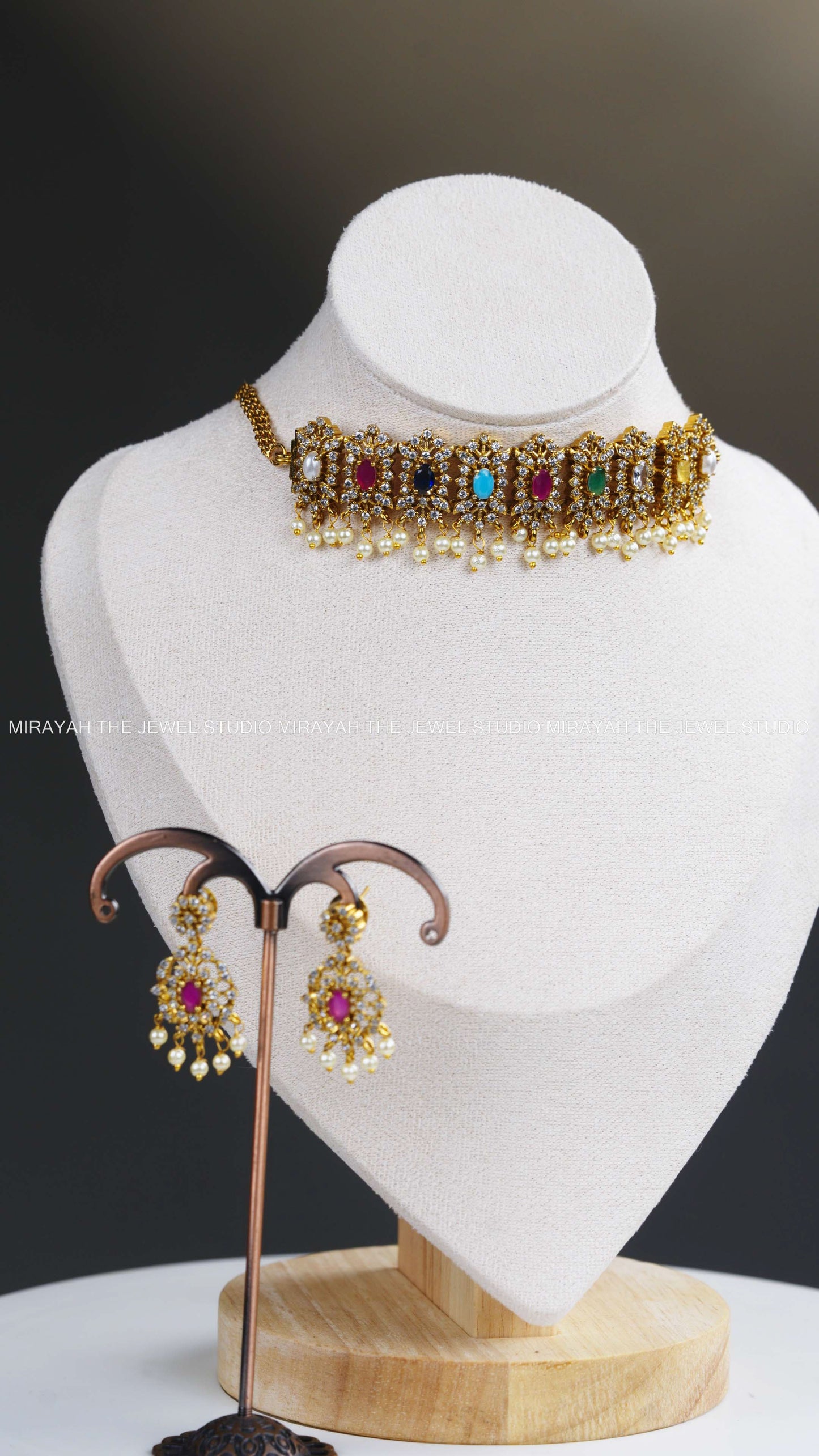 PREMIUM AD NAVARATNA CHOKER