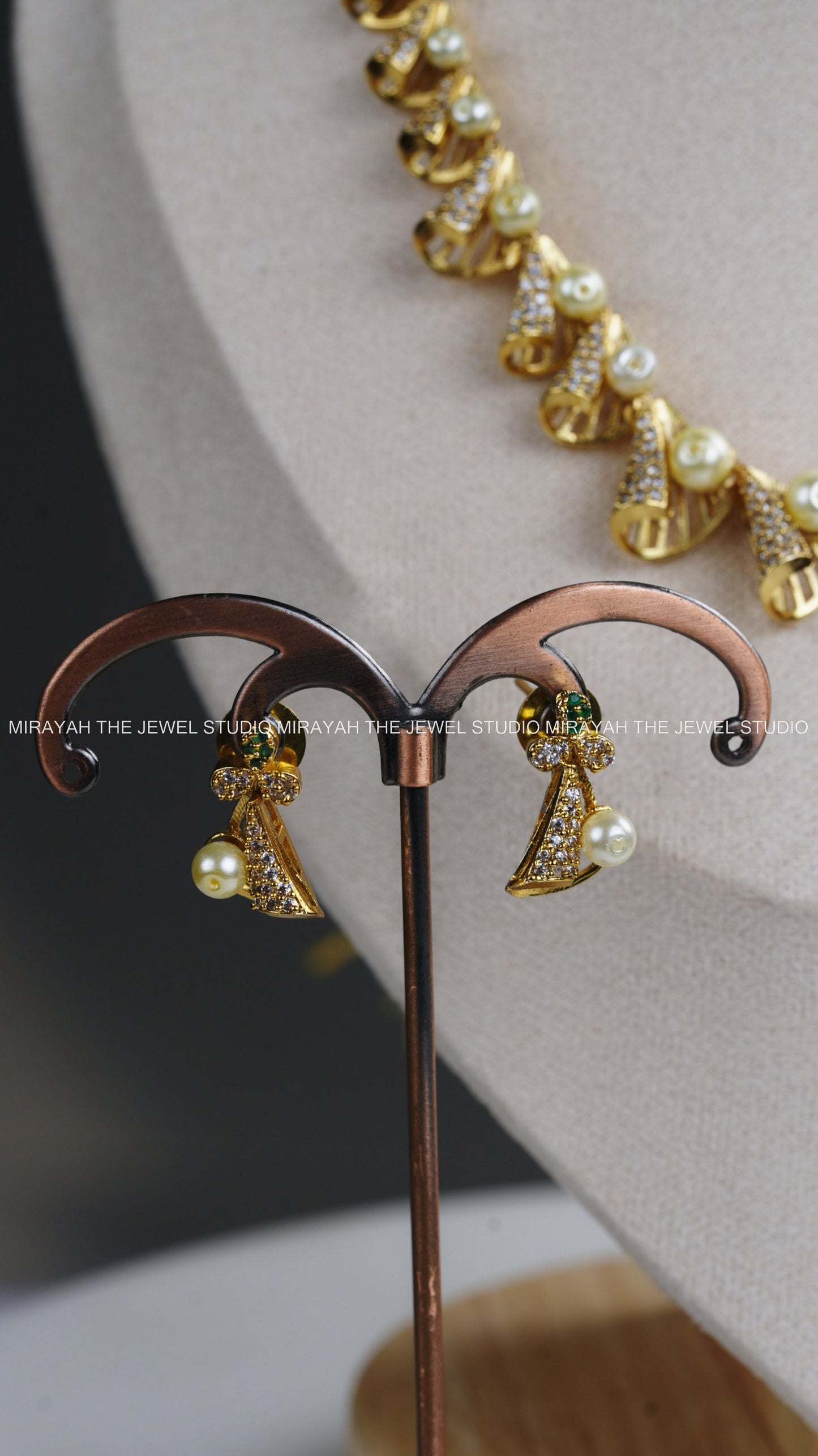 PREMIUN AD SHELL PEARL NECKLACE - GREEN