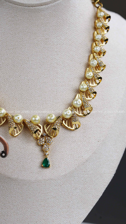 PREMIUN AD SHELL PEARL NECKLACE - GREEN