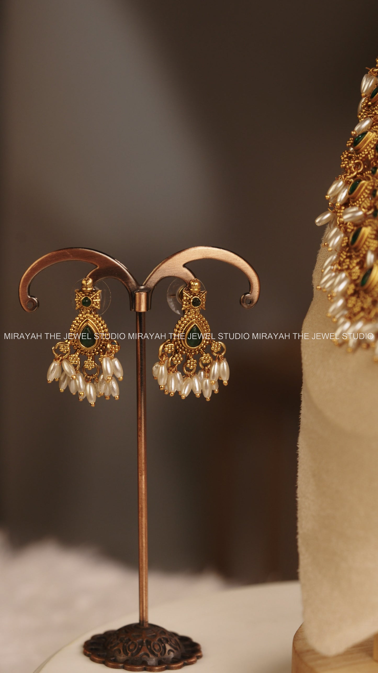 GREEN DROPLET GUTTAPUSALU NECKLACE