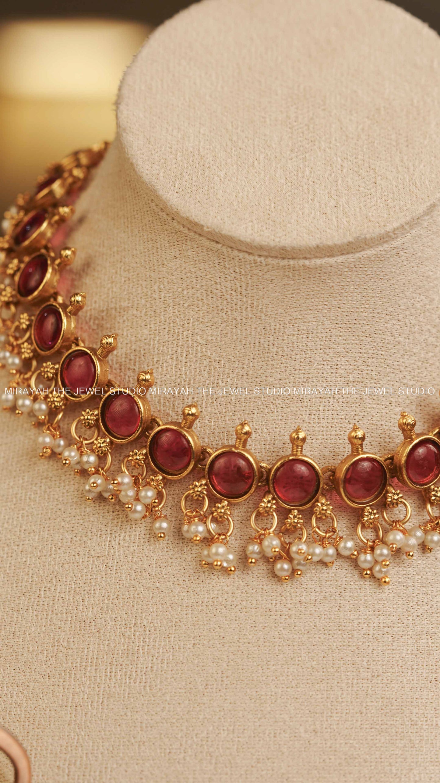 ROUNDSTONE PEARL NECKLACE - RED