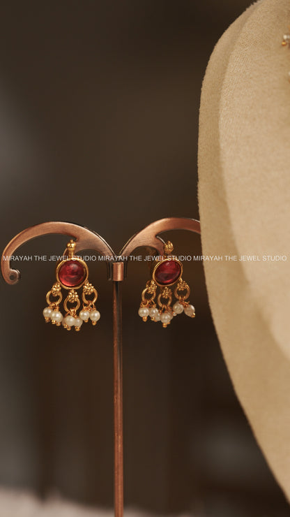 ROUNDSTONE PEARL NECKLACE - RED