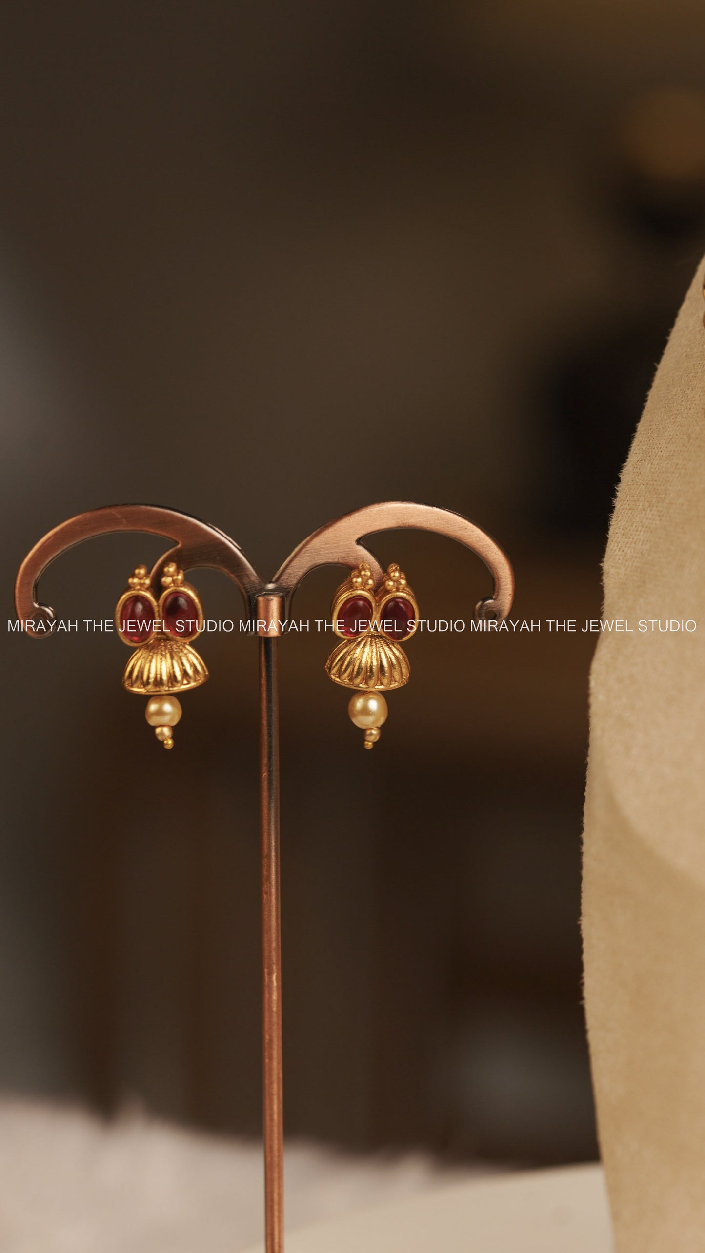 UMBRELLA STONE NECKLACE - RED