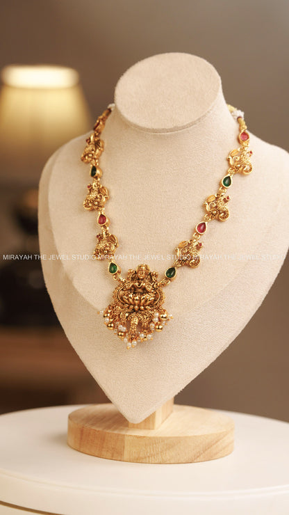 VAISHNAVEE PENDANT NECKLACE - RED AND GREEN
