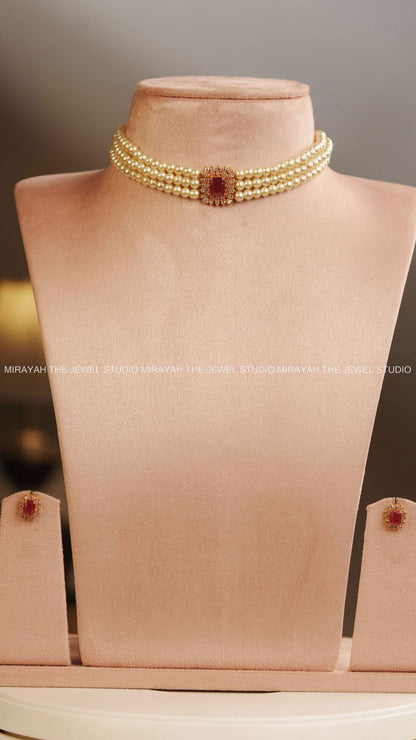 SIMPLE 3 LAYERED PEARL CHOKER- RUBY