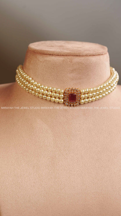 SIMPLE 3 LAYERED PEARL CHOKER- RUBY