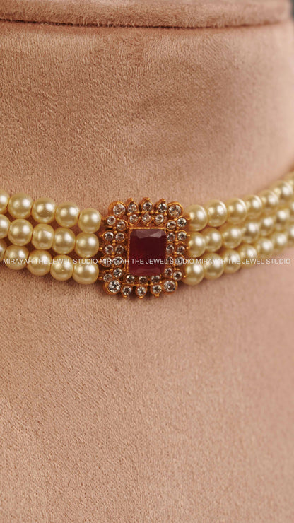 SIMPLE 3 LAYERED PEARL CHOKER- RUBY