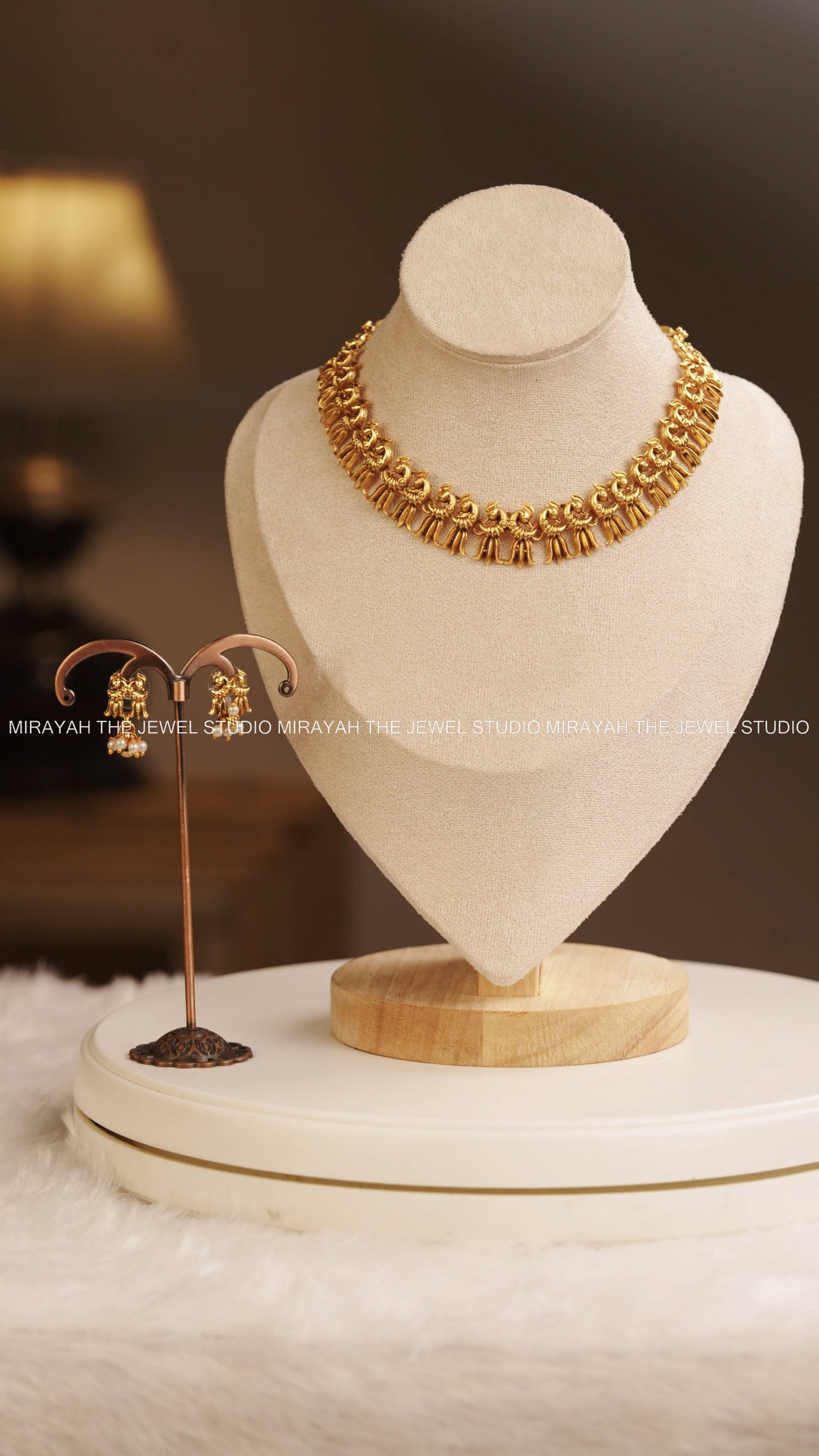 SIMPLE PEACOCK NECKLACE