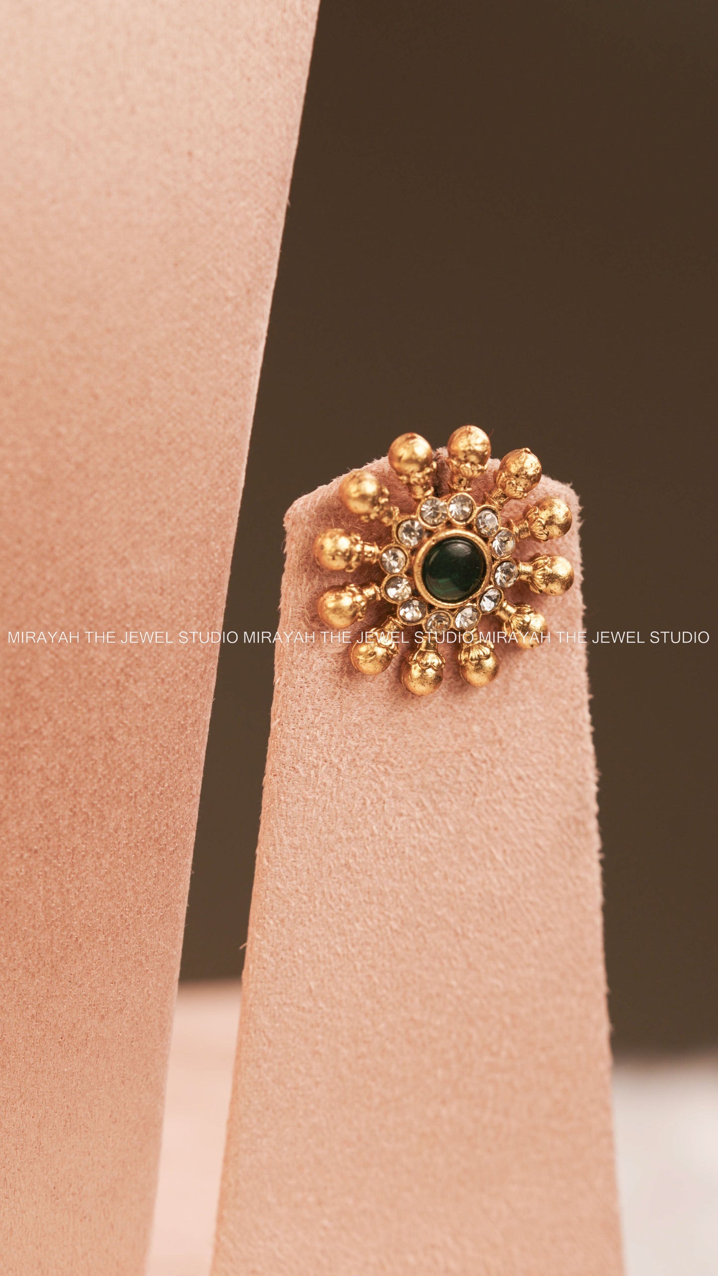 PREMIUM PEARL FLOWER CHOKER