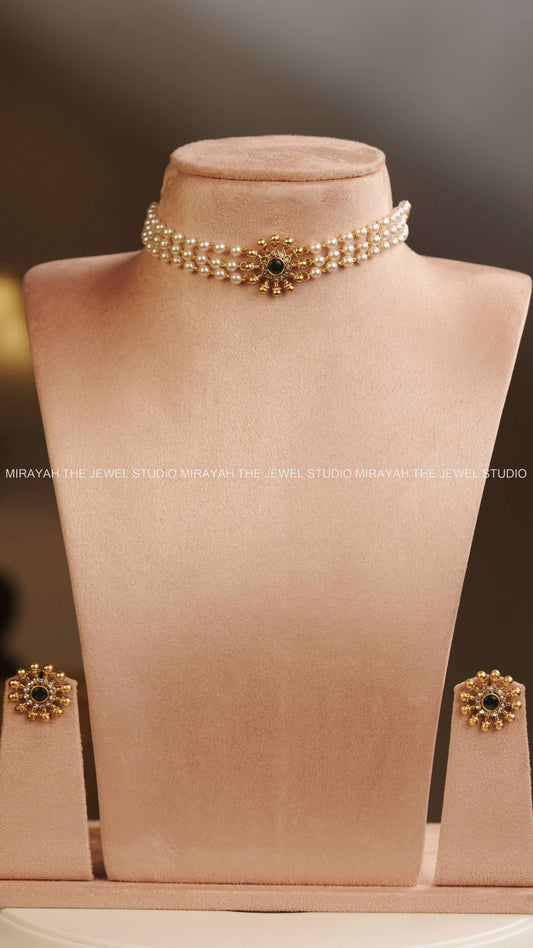 PREMIUM PEARL FLOWER CHOKER