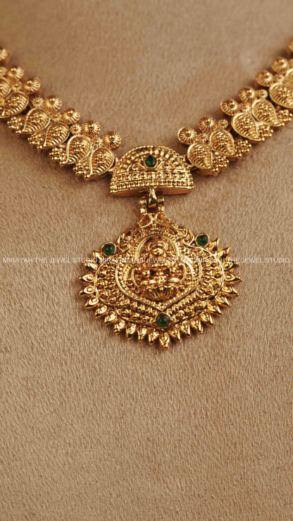 MANGO PENDANT NECKLACE