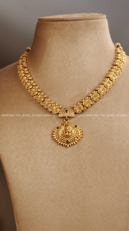 MANGO PENDANT NECKLACE