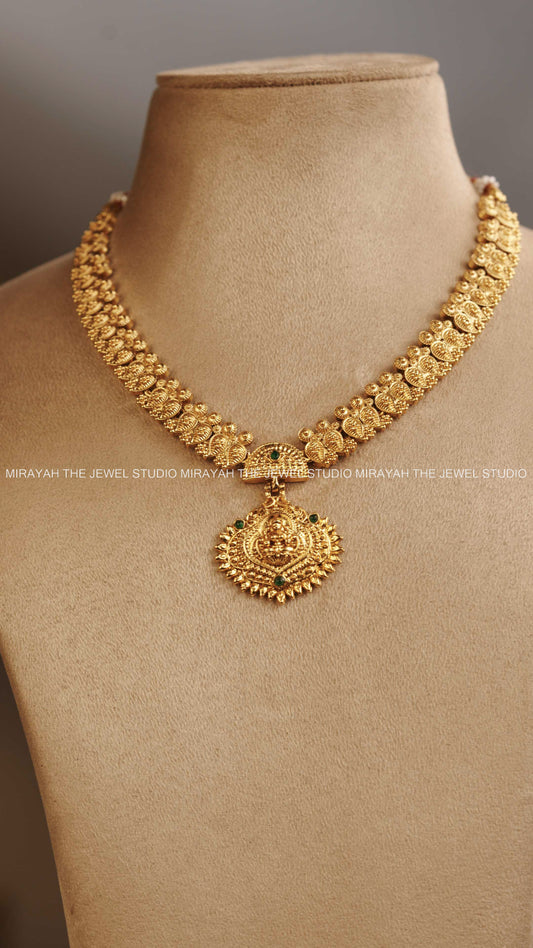 MANGO PENDANT NECKLACE