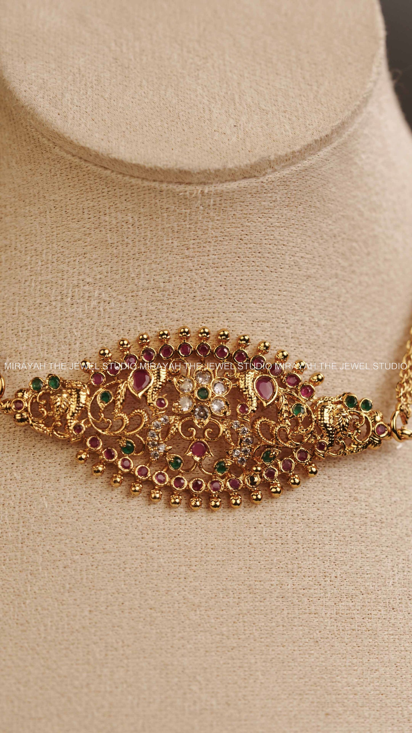 PREMIUM AD MAYURA CHOKER