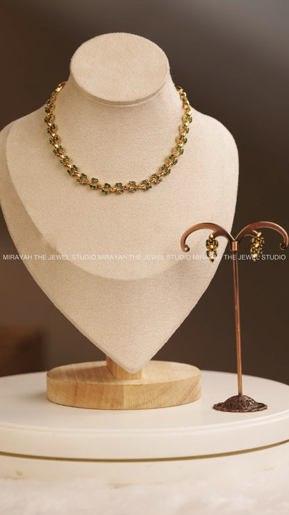 MINIMAL ELEGANT AD NECKLACE - GREEN