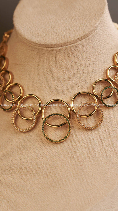 SLEEK CIRCULAR AD NECKLACE - GREEN AND WHITE