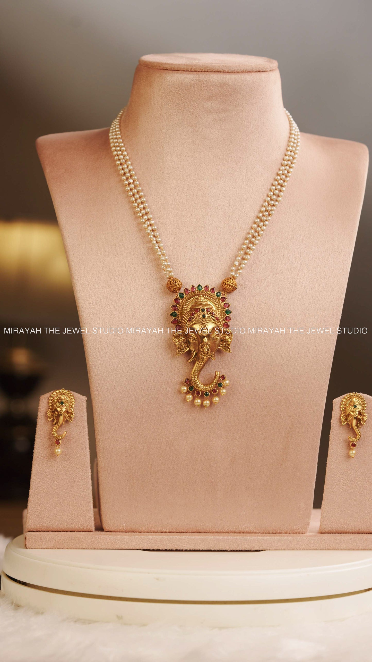 PEARL GANESH PENDANT NECKLACE - WHITE