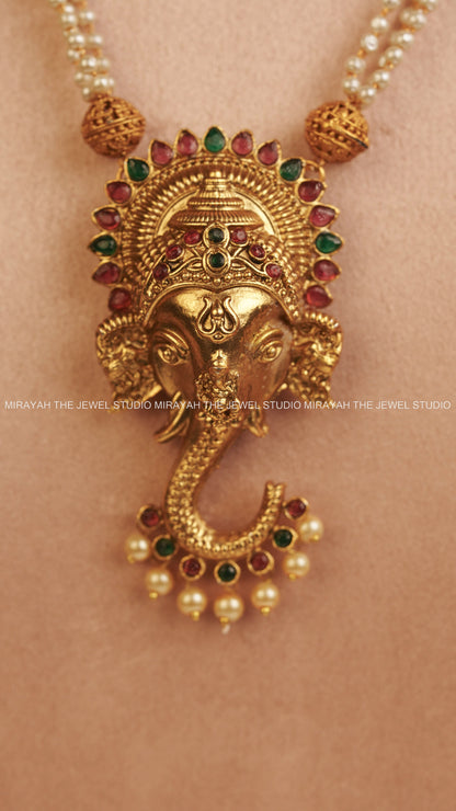 PEARL GANESH PENDANT NECKLACE - WHITE