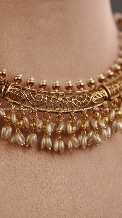 FLORAL CUT GUTTAPUSALU NECKLACE