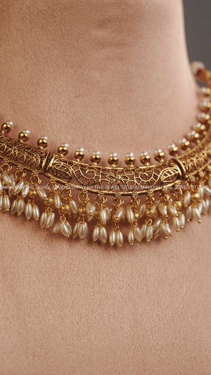 FLORAL CUT GUTTAPUSALU NECKLACE