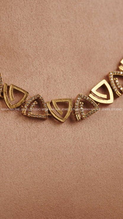 PREMIUM AD TRIANGULAR NECKLACE