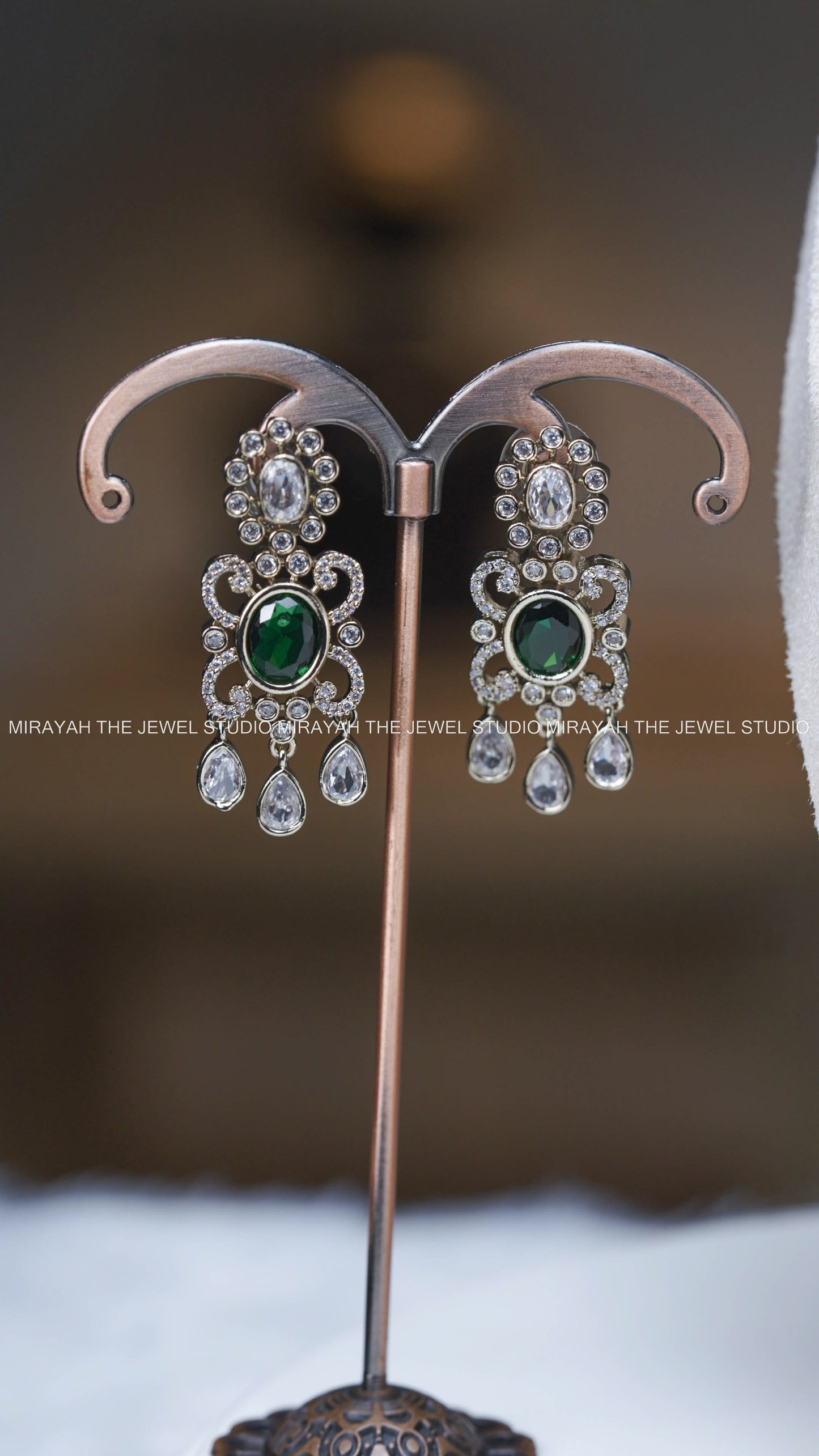 BUTTERFLY DIAMOND ALIKE NECKLACE