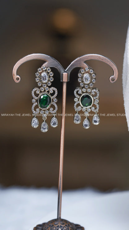 BUTTERFLY DIAMOND ALIKE NECKLACE