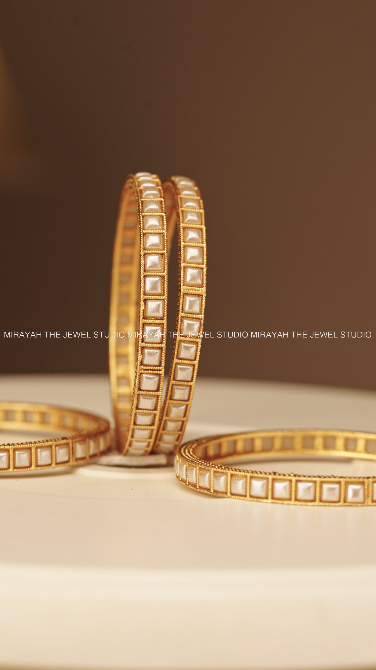 BOX SEQUENCE BANGLE (4PC) - WHITE