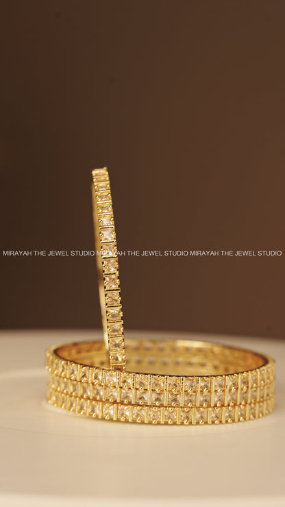 PREMIUM WHITE GLOSSY BANGLE (4PC)