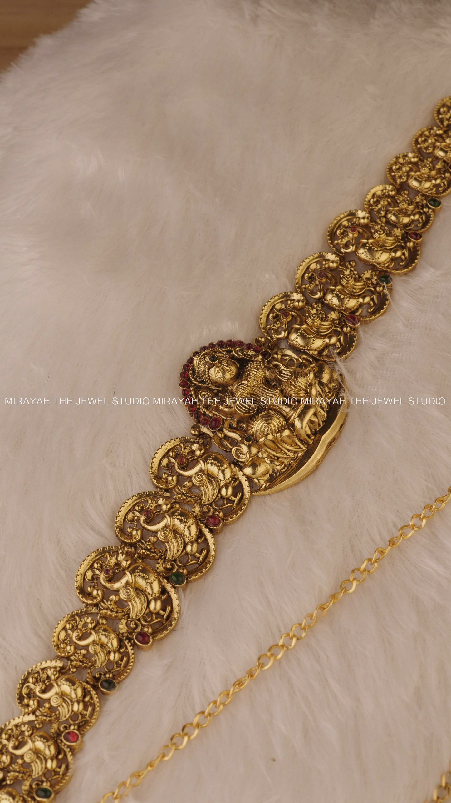 ANTIQUE VISHRANTI HIPCHAIN
