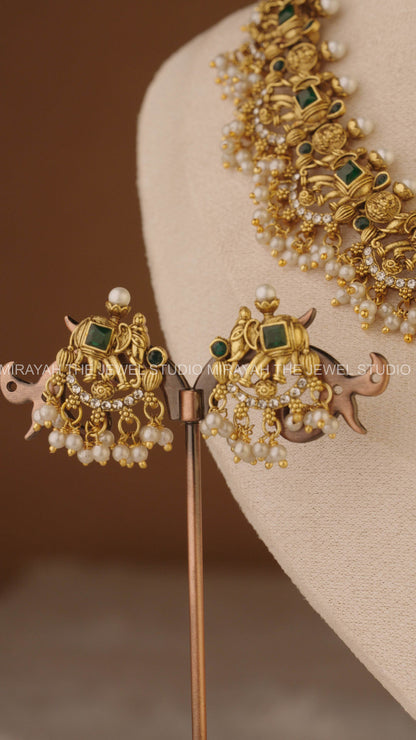 RUBIKA ELEPHANT NECKLACE - GREEN