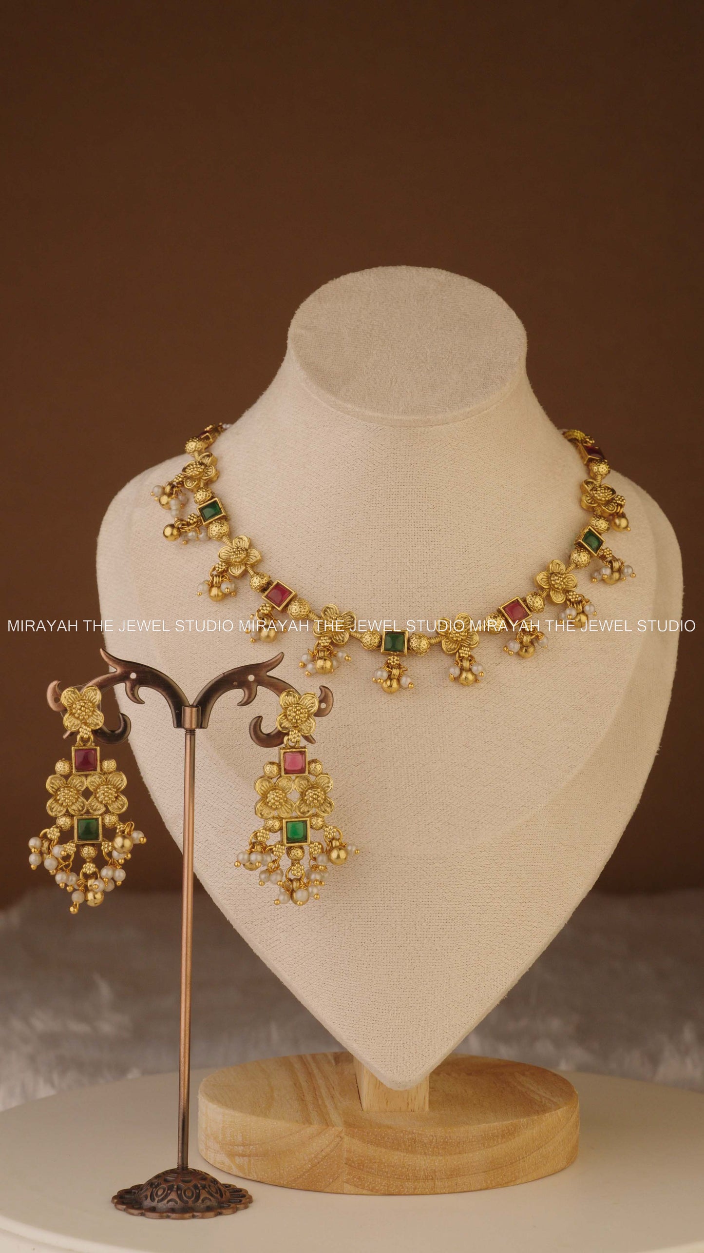 SIMPLE FLOWER PEARL NECKLACE - RED AND GREEN