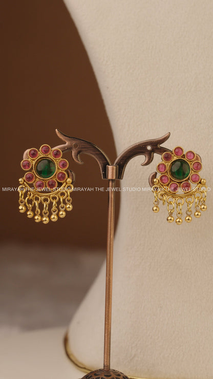 BLOSSOM CURVE CHOKER