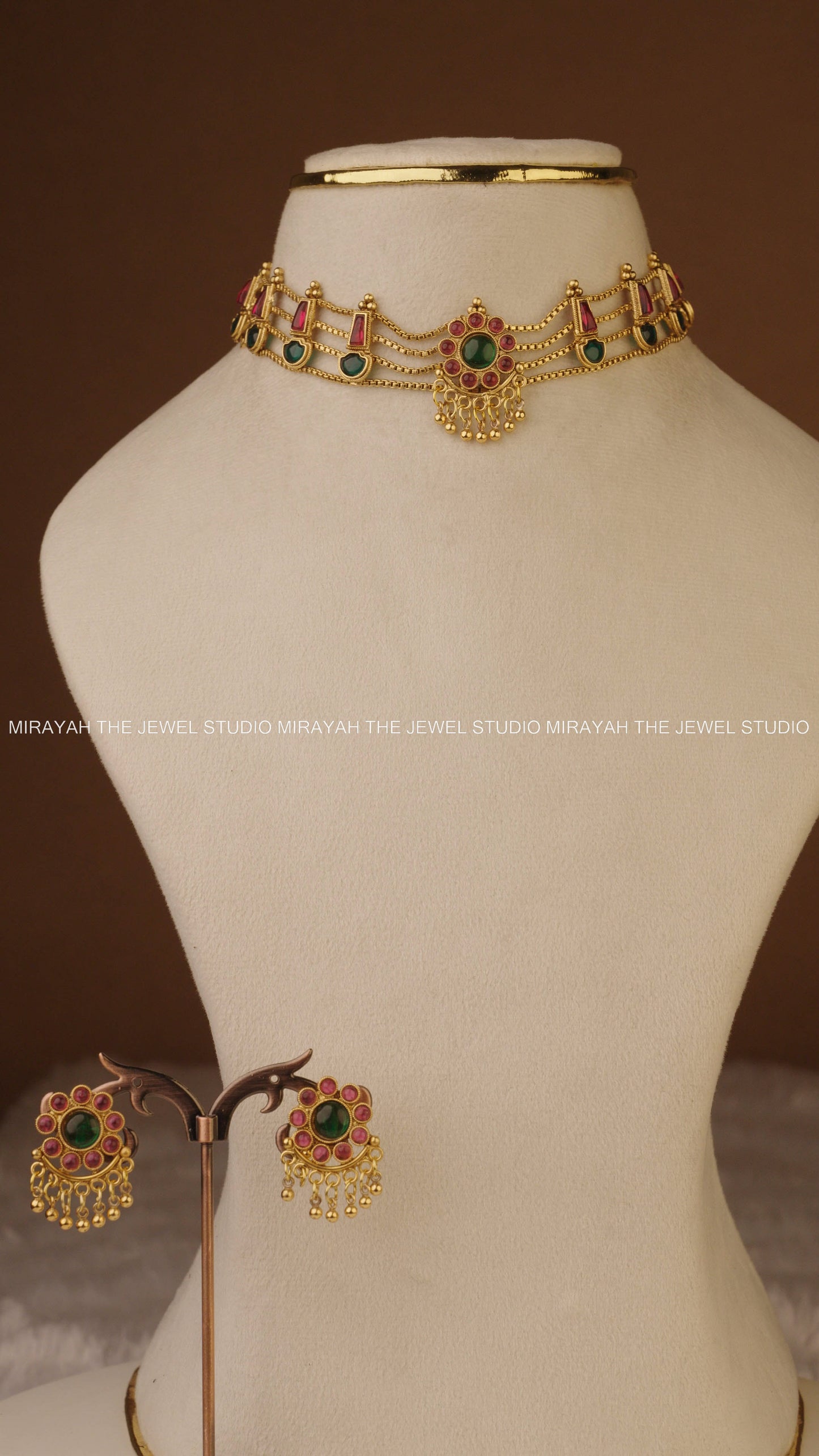 BLOSSOM CURVE CHOKER