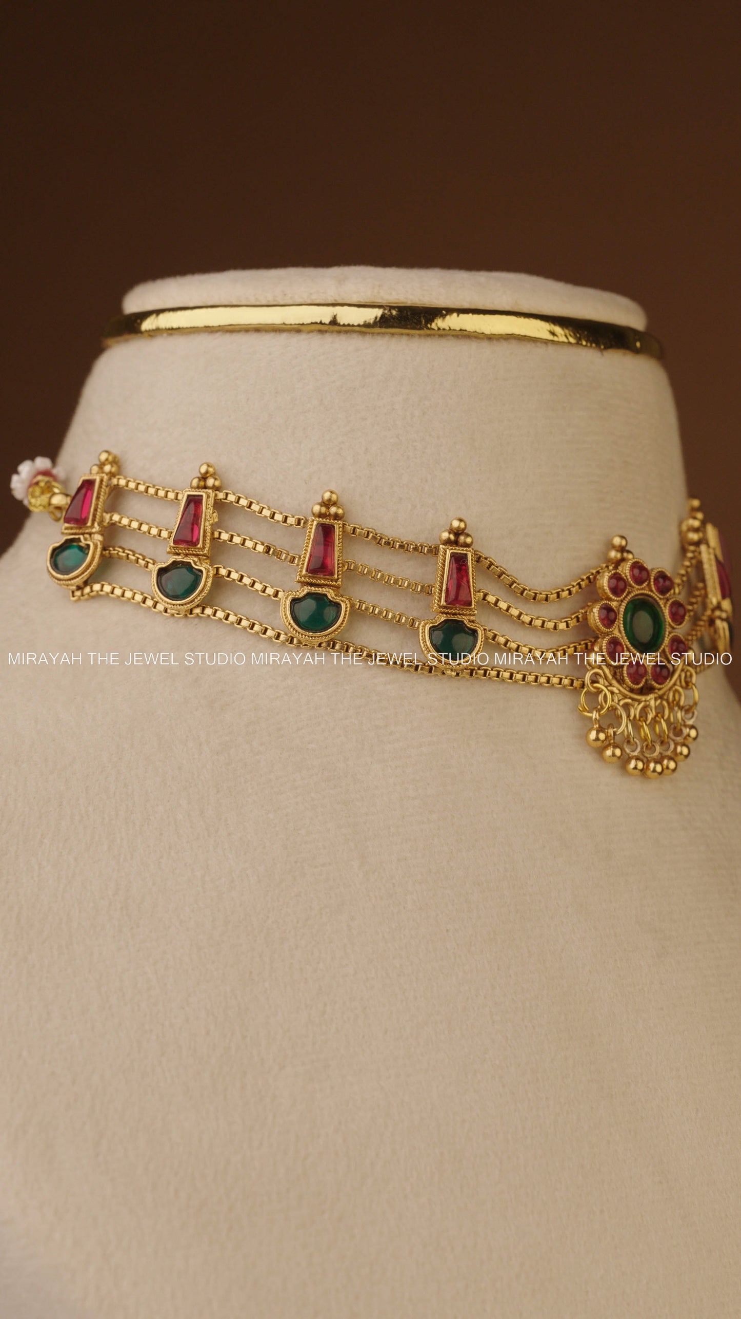 BLOSSOM CURVE CHOKER