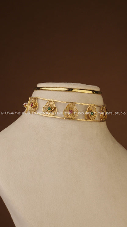 GOLDEN BLOSSOM CHOKER
