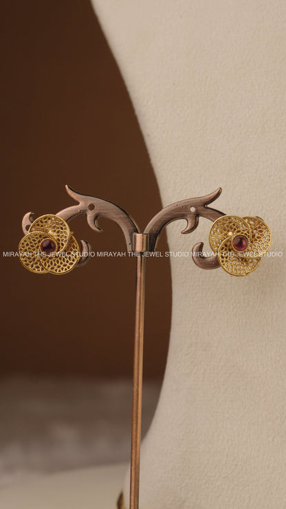 GOLDEN BLOSSOM CHOKER