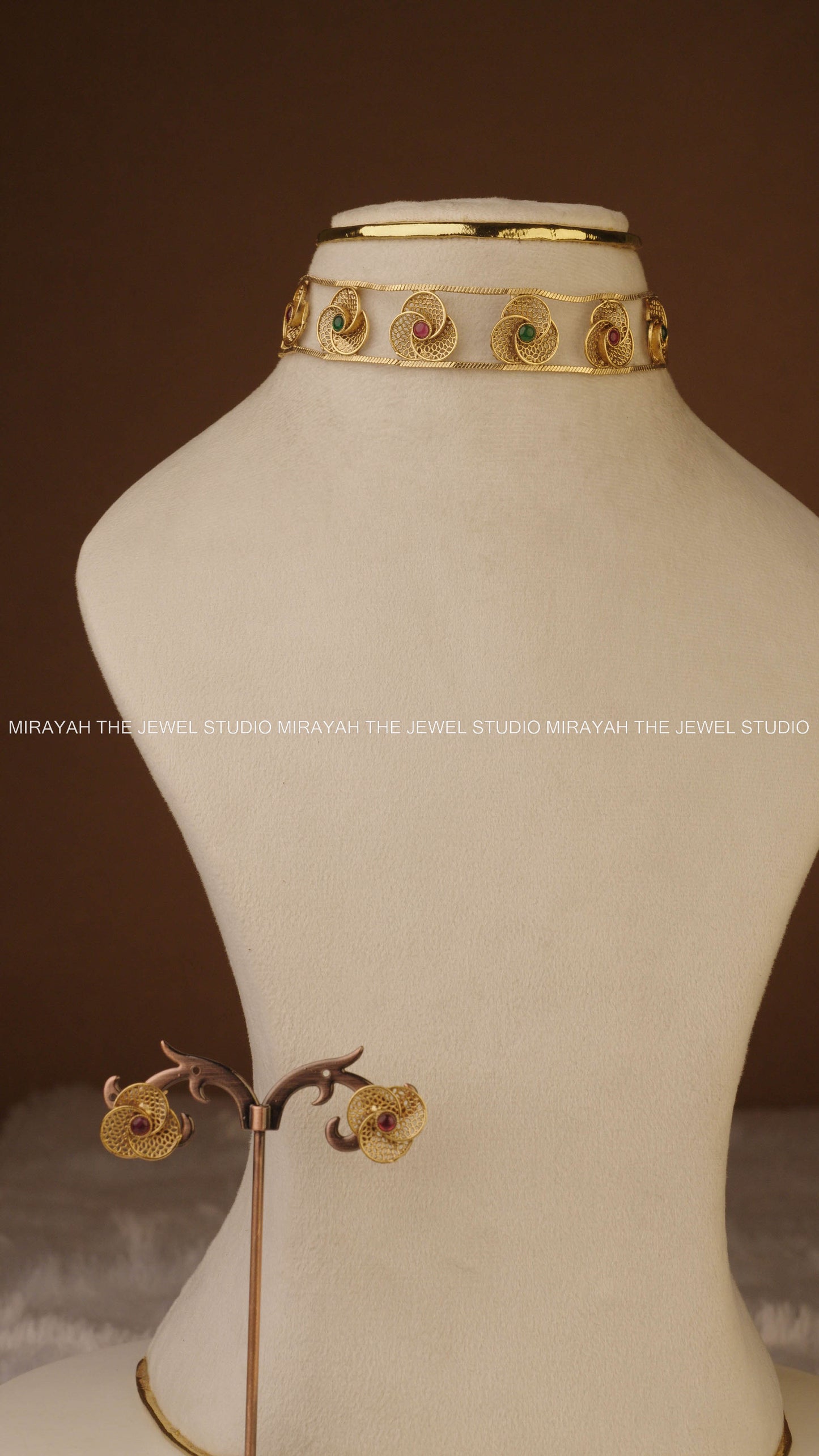 GOLDEN BLOSSOM CHOKER