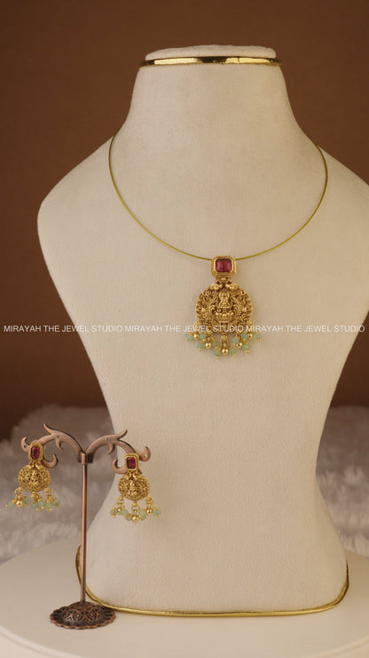 PADMA VEDA INVISIBLE NECKLACE - RED AND GREEN