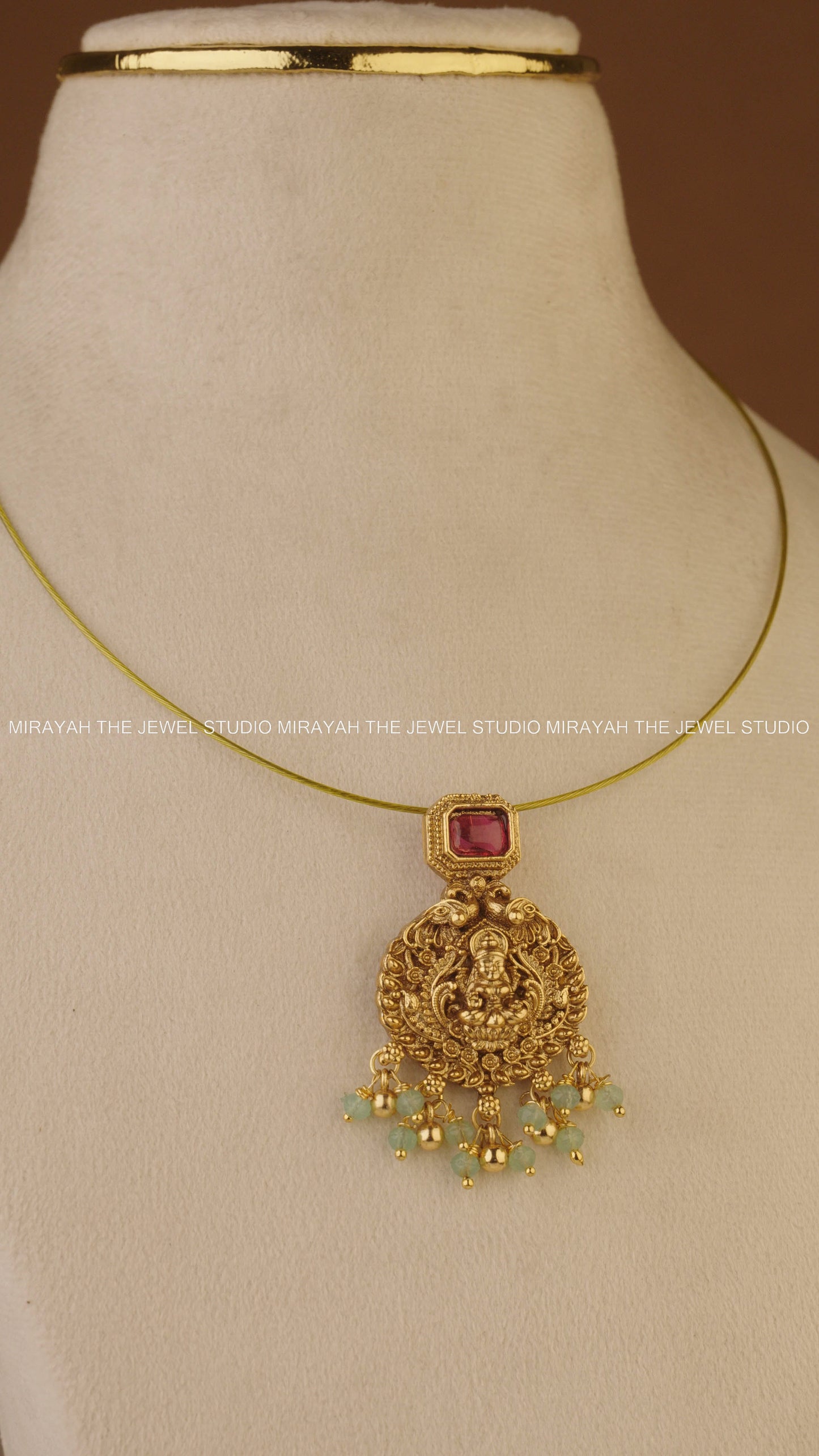 PADMA VEDA INVISIBLE NECKLACE - RED AND GREEN