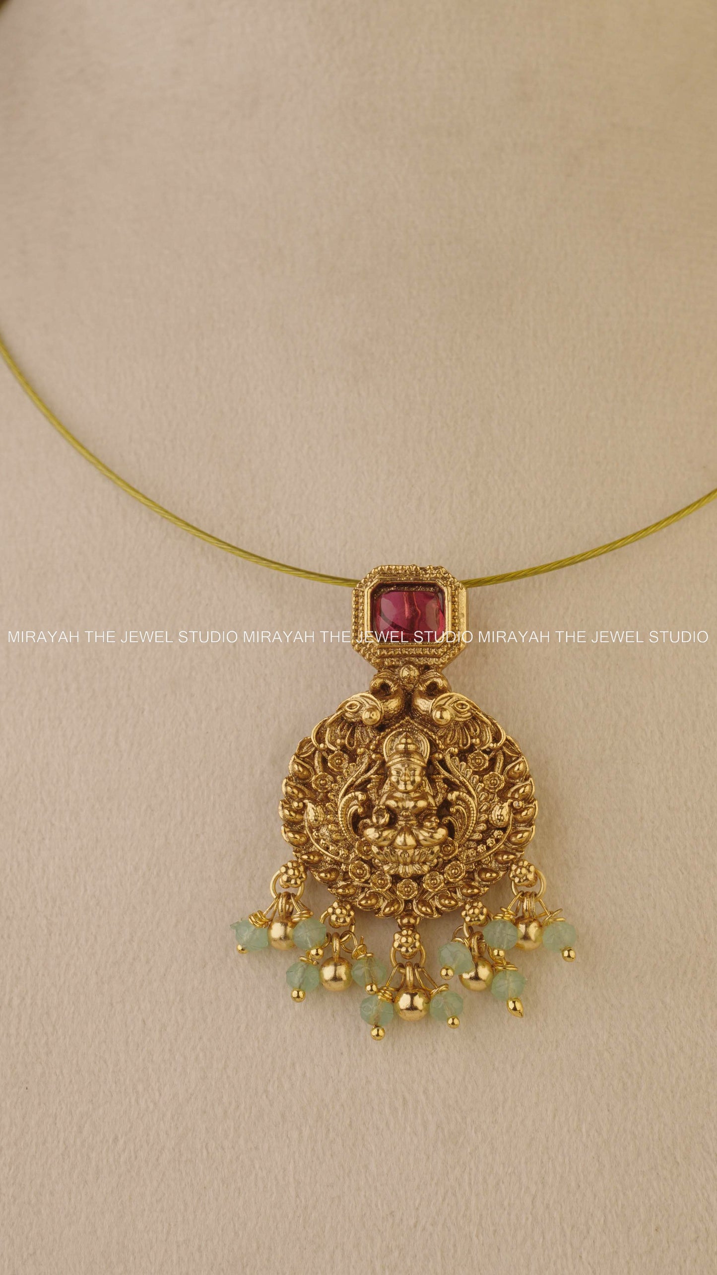 PADMA VEDA INVISIBLE NECKLACE - RED AND GREEN