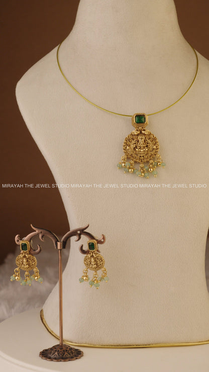 PADMA VEDA INVISIBLE NECKLACE - GREEN