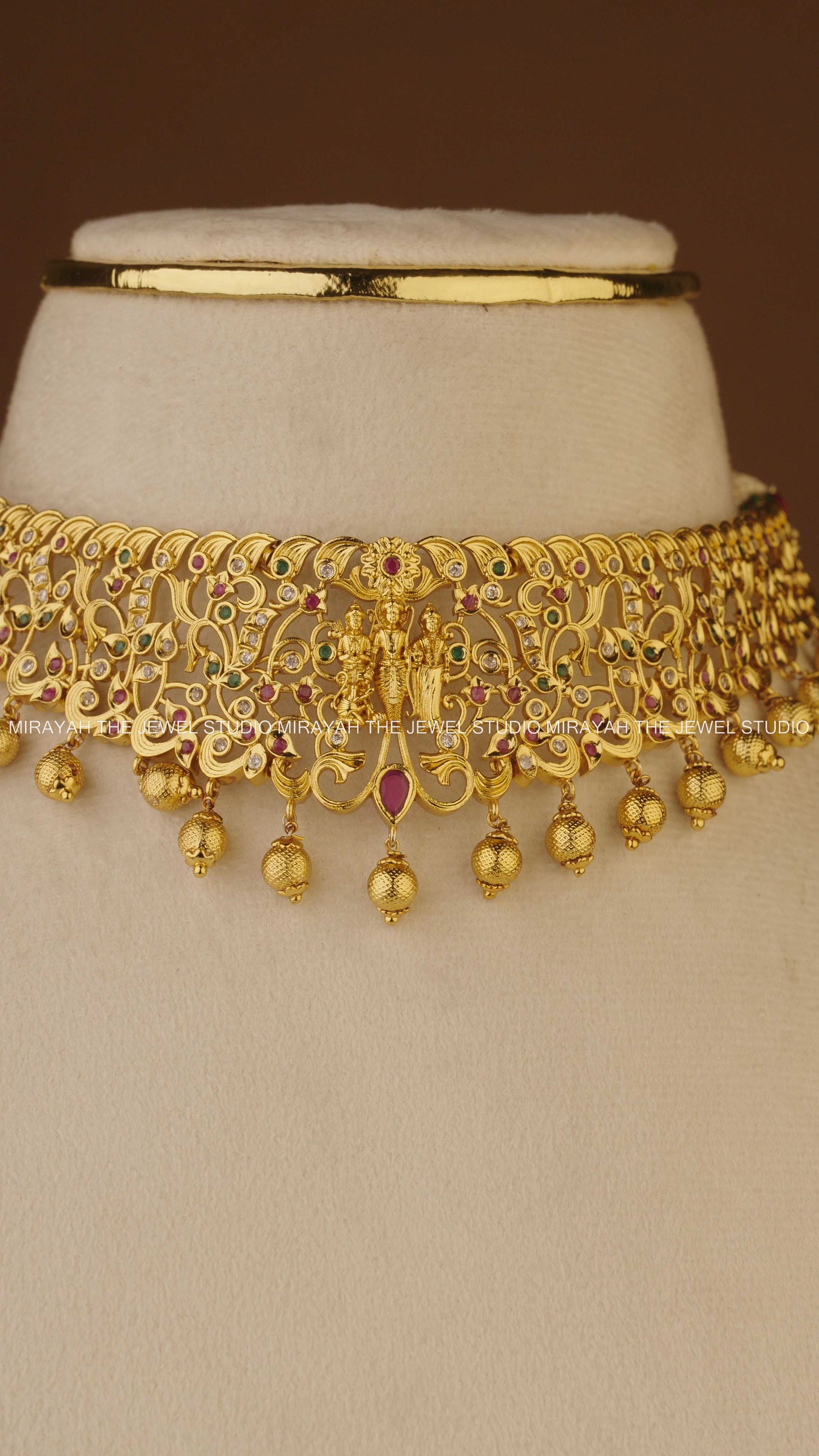 GOLD RAM PARIVAR CHOKER