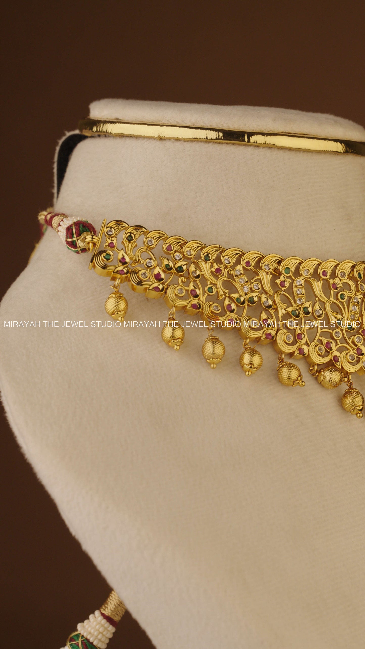 GOLD RAM PARIVAR CHOKER