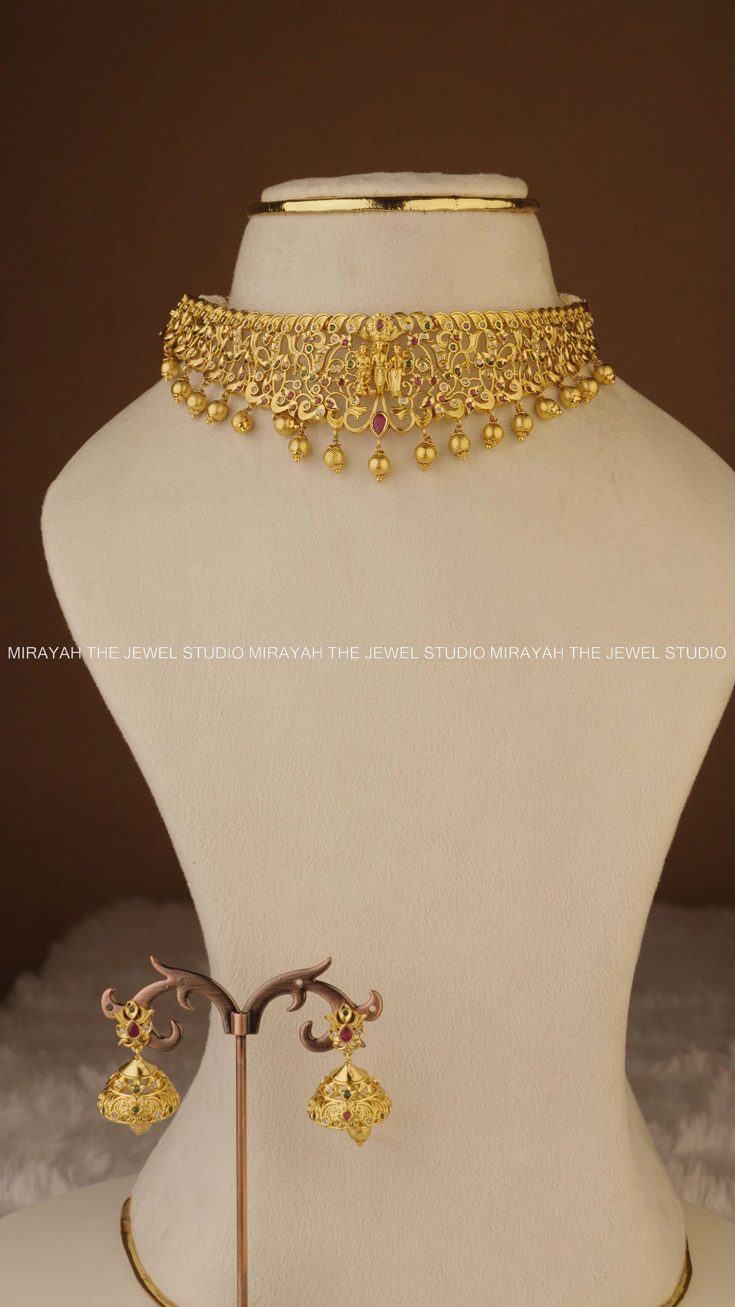 GOLD RAM PARIVAR CHOKER