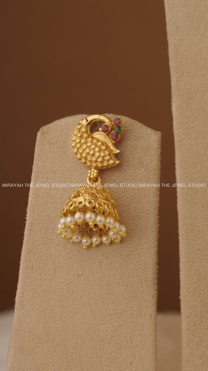 AARAVI FEATHERS MID HARAM