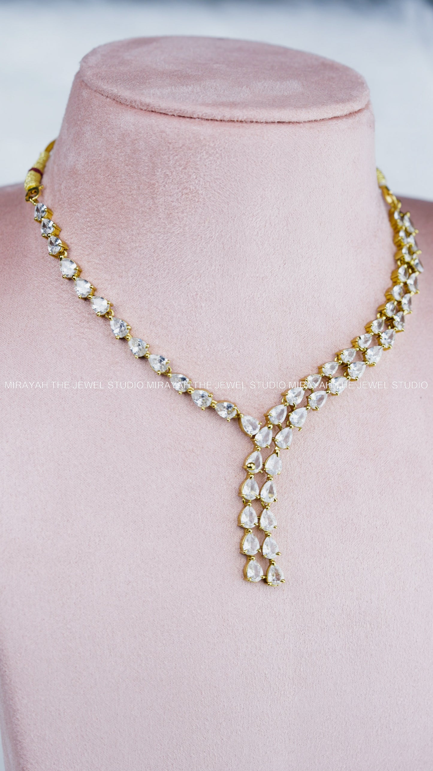 PREMIUM VICTORIAN SLEEK NECKLACE