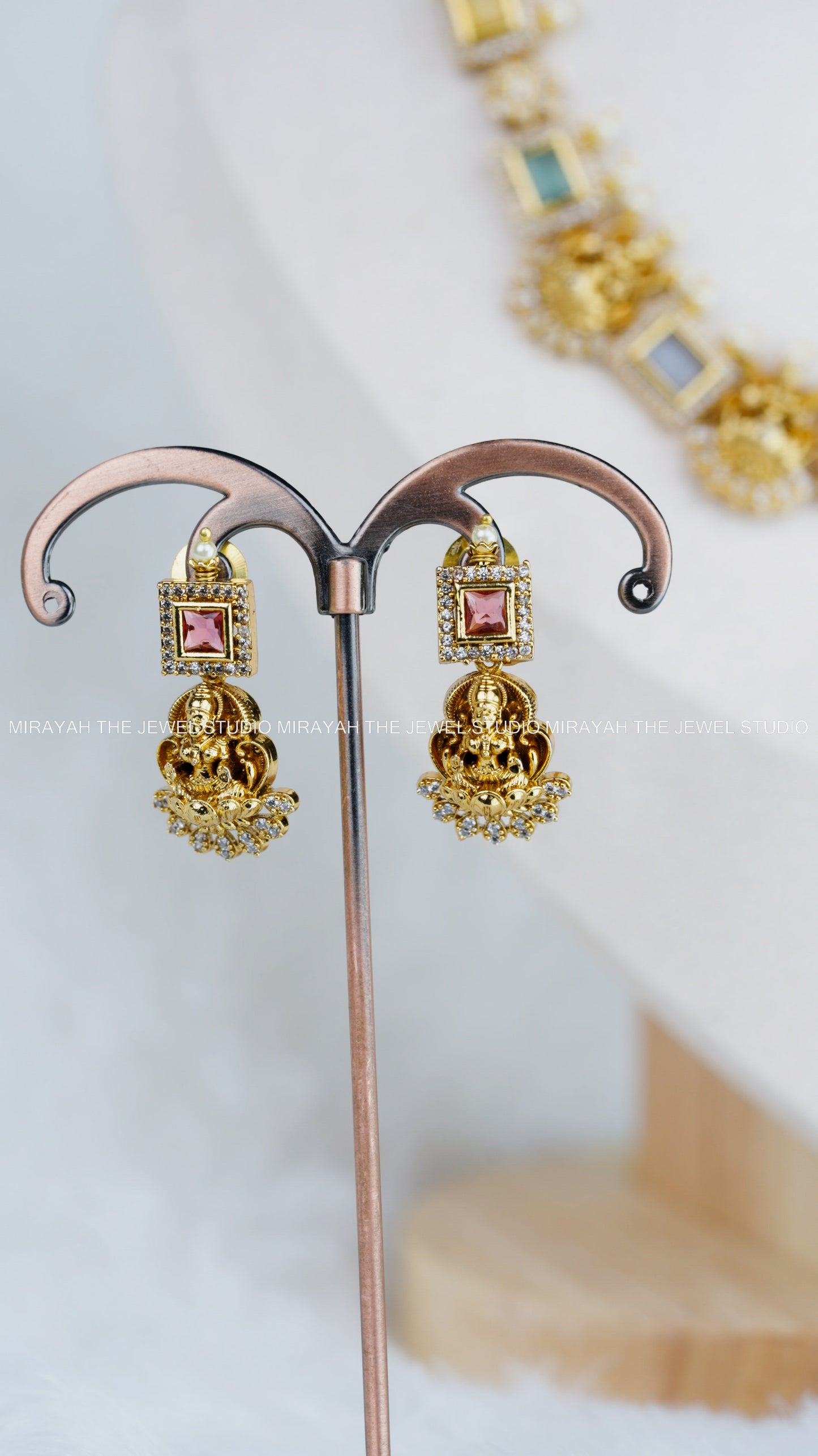 PREMIUM AD SQUARE CUT NECKLACE - MULTI