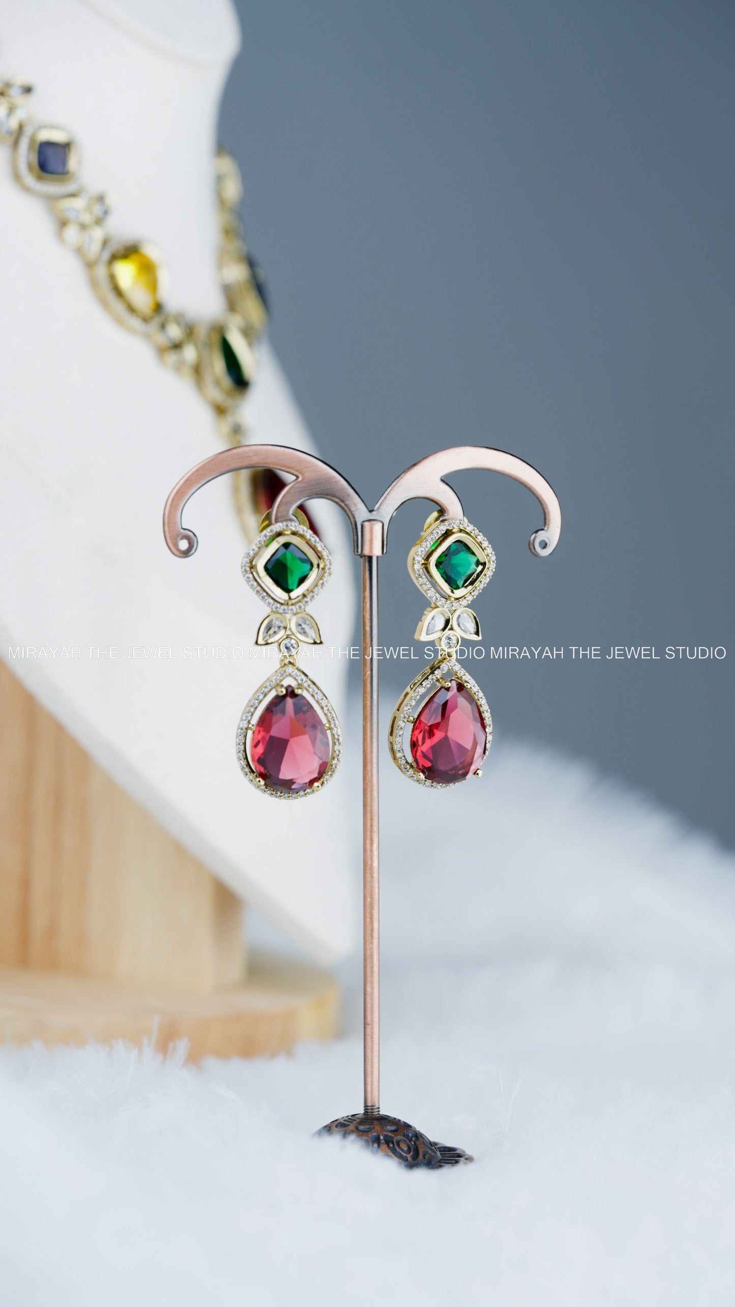 VICTORIAN MULTI DROPLET NECKLACE